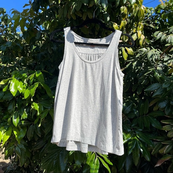 DEMYLEE heather grey pleated back knit tank top - Picture 1 of 3